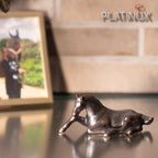 PLATINUX Figurka ceramiczna czyszczący się koń 13x6,1x6,3cm ceramika z efektem metalicznym rękodzieło