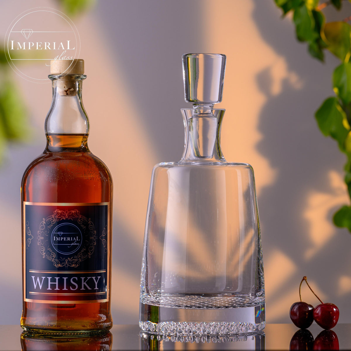 IMPERIAL szklana karafka do whisky 700 ml ze szklanym korkiem ręcznie wykonana seria „Faro” szkło krystaliczne ze strukturalnym dnem