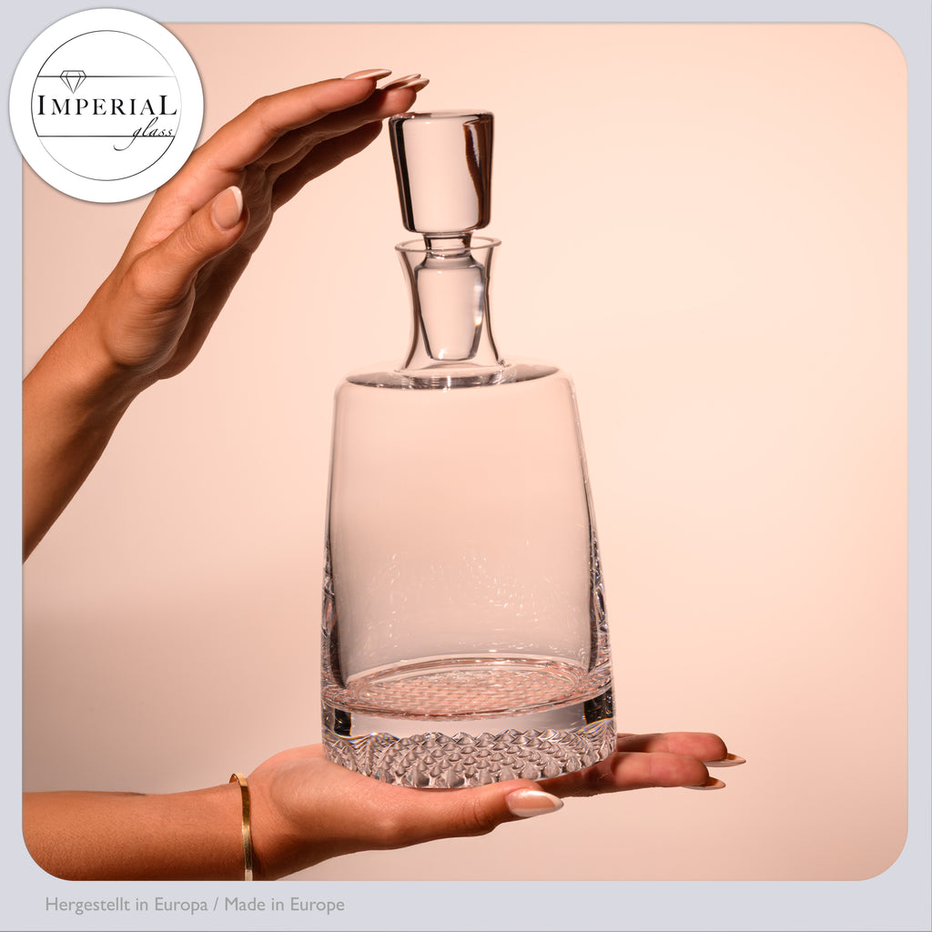 IMPERIAL szklana karafka do whisky 700 ml ze szklanym korkiem ręcznie wykonana seria „Faro” szkło krystaliczne ze strukturalnym dnem